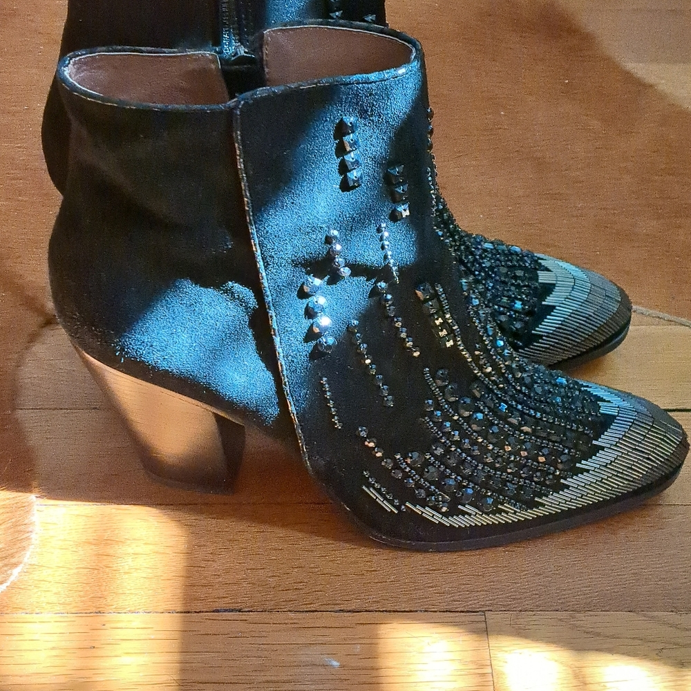Donald j Pliner embellished boots